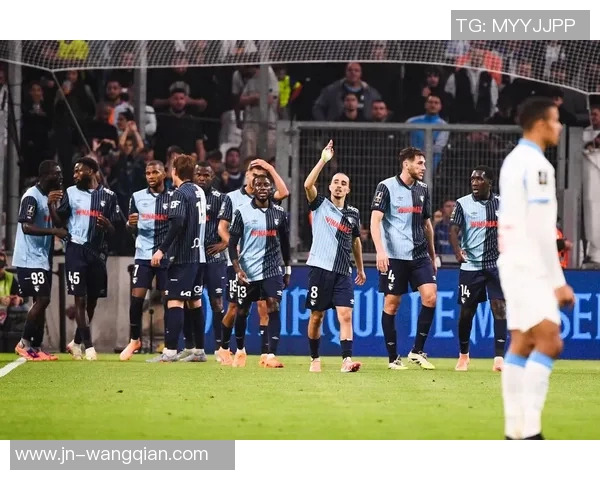 斯特拉斯堡主场迎战里昂争夺法甲积分榜关键战役