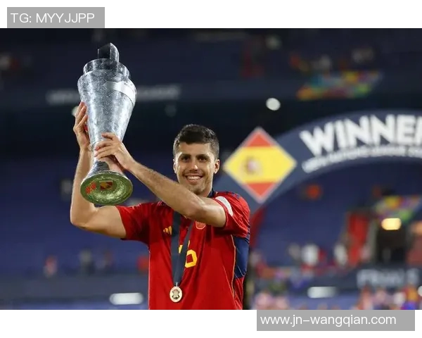 罗德里在曼城的崛起之路：从青涩小将到中场核心的蜕变与成长