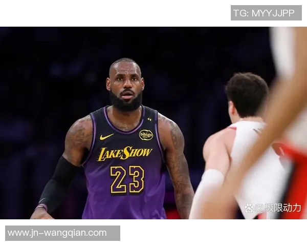 詹姆斯创造历史成就成为首位四万分一万板一万助的篮球传奇 詹姆斯创造历史成就成为首位四万分一万板一万助的篮球传奇