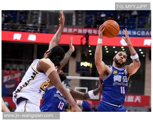 青岛与广厦激战正酣精彩视频直播尽在眼前不容错过 青岛与广厦激战正酣精彩视频直播尽在眼前不容错过