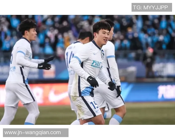 中国与韩国守门员对决分析谁能在比赛中扛起大旗